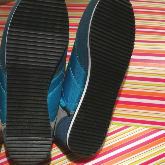 New old Navy active Sneakers shoes - Picture 2 of 2